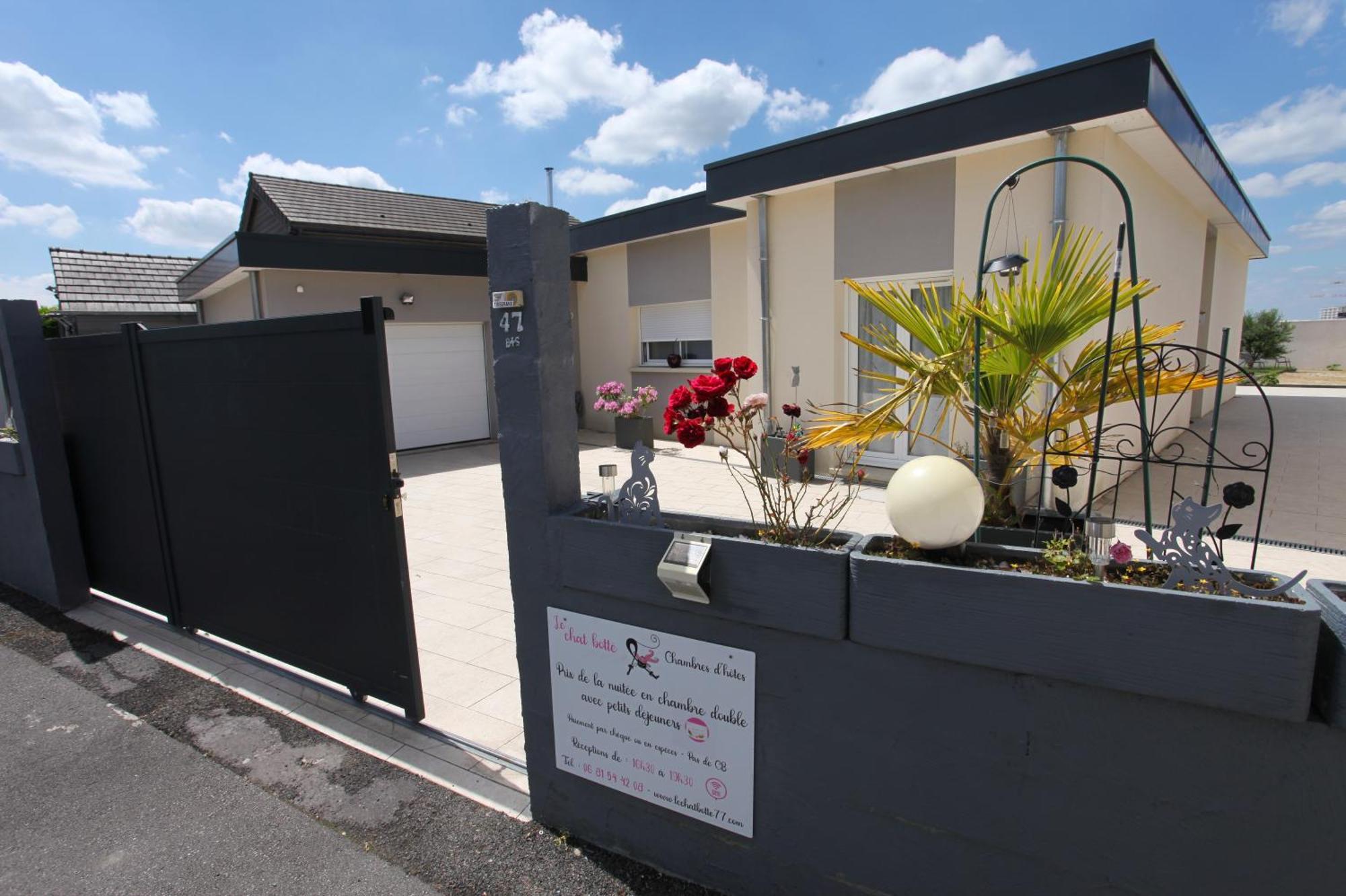 Le Chat Botte77 Jossigny Exterior photo